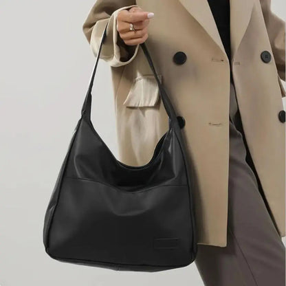 El lujo cotidiano de Gloria | Bolso vintage