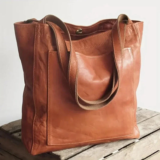 El estilo moderno y chic de Lorena | Bolso de piel con estilo