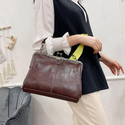 Bolso vintage con cierre de beso